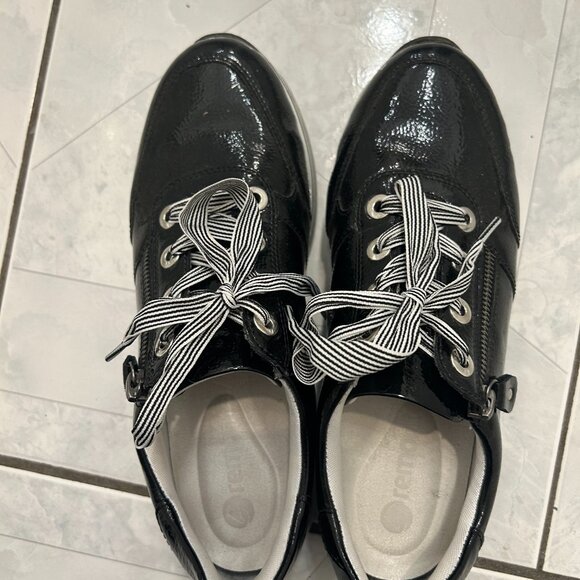 Used Remonte Sneakers US9 - Picture 2 of 7